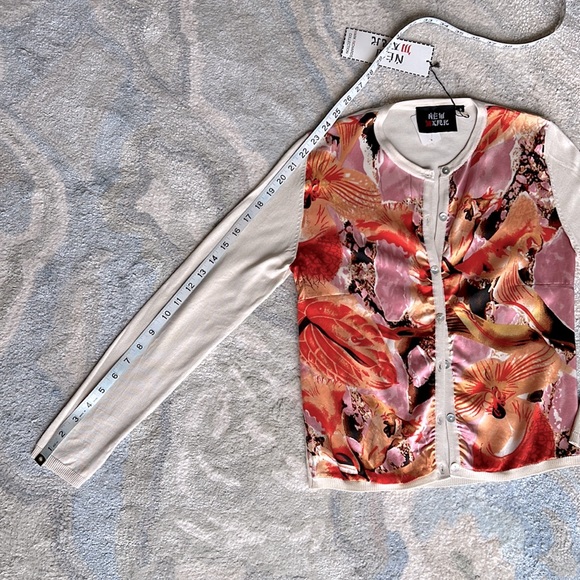 Coordinating Silk Tank and Cardigan HP🎉 - Picture 8 of 16